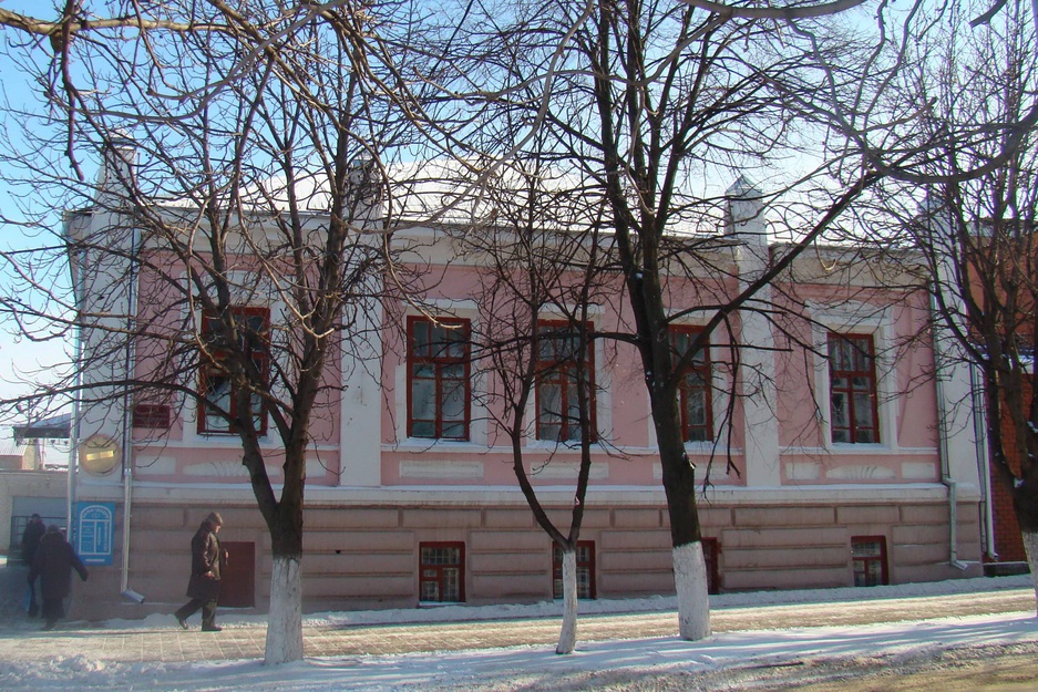 Дом владельца маслобойного завода Ковалева (1890 год) Город Алексеевка, ул. Мостовая, 88 Дом владельца маслобойного завода Ковалева (1890 год) Город Алексеевка, ул. Мостовая, 88